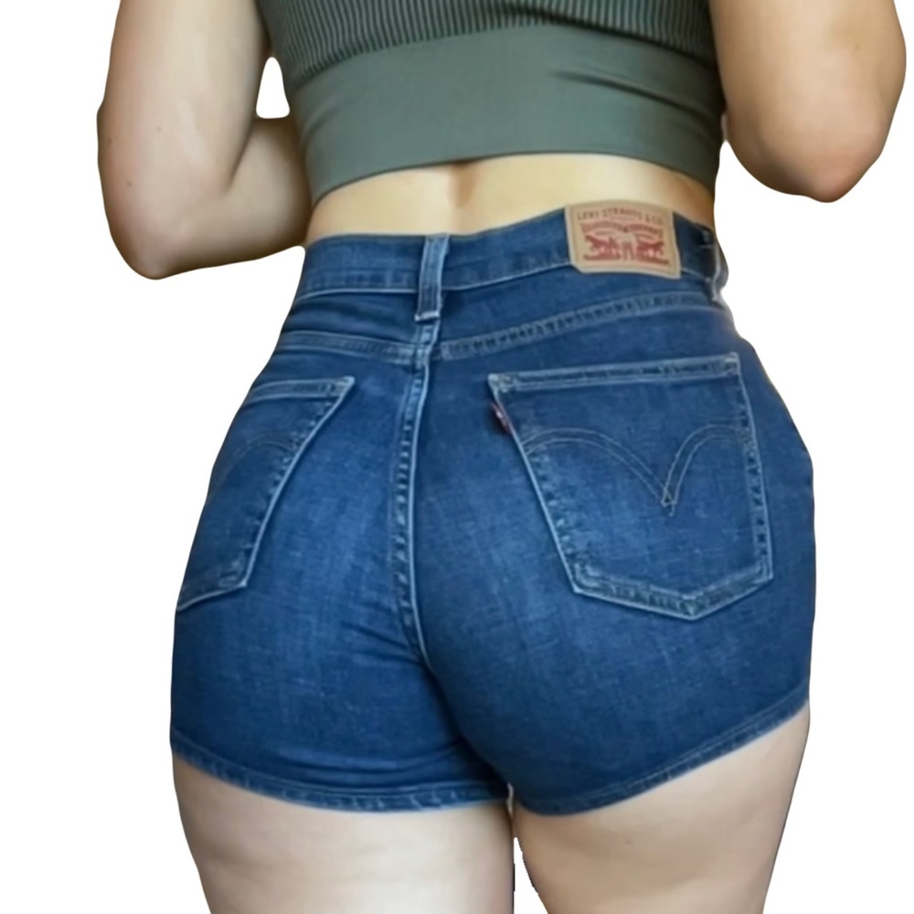 Levi dark wash Jean shorts: